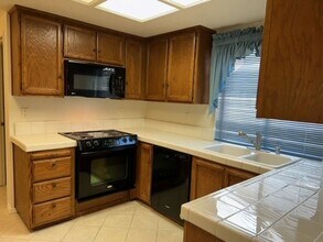 9055 Mirassou Ct in Sacramento, CA - Building Photo - Building Photo