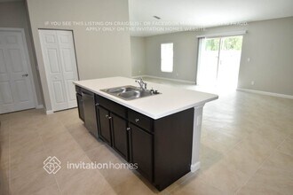 1814 SE Genaro Terrace in Port St. Lucie, FL - Foto de edificio - Building Photo