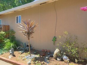 10644 Campana Way in Rancho Cordova, CA - Foto de edificio - Building Photo