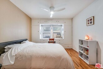 1225 N Hollywood Way, Unit Apt A in Burbank, CA - Building Photo - Building Photo