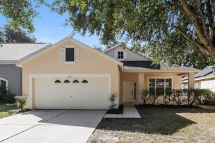 11117 Newbridge Dr in Riverview, FL - Building Photo