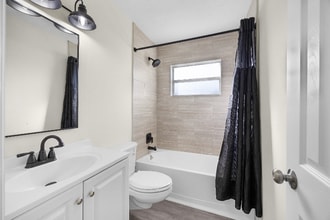 2225 Aldridge Ave in Ft. Myers, FL - Foto de edificio - Building Photo