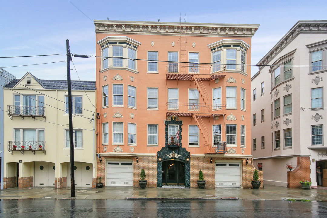 Lucia Apartments in San Francisco, CA - Building Photo