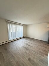 1909 on 12th in Calgary, AB - Building Photo - Building Photo