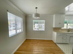 1406 S Saltair Ave in Los Angeles, CA - Foto de edificio - Building Photo