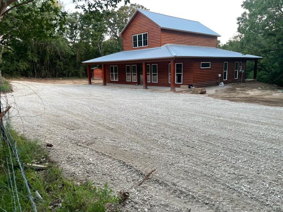 483 Spout Springs Rd in Pottsboro, TX - Building Photo