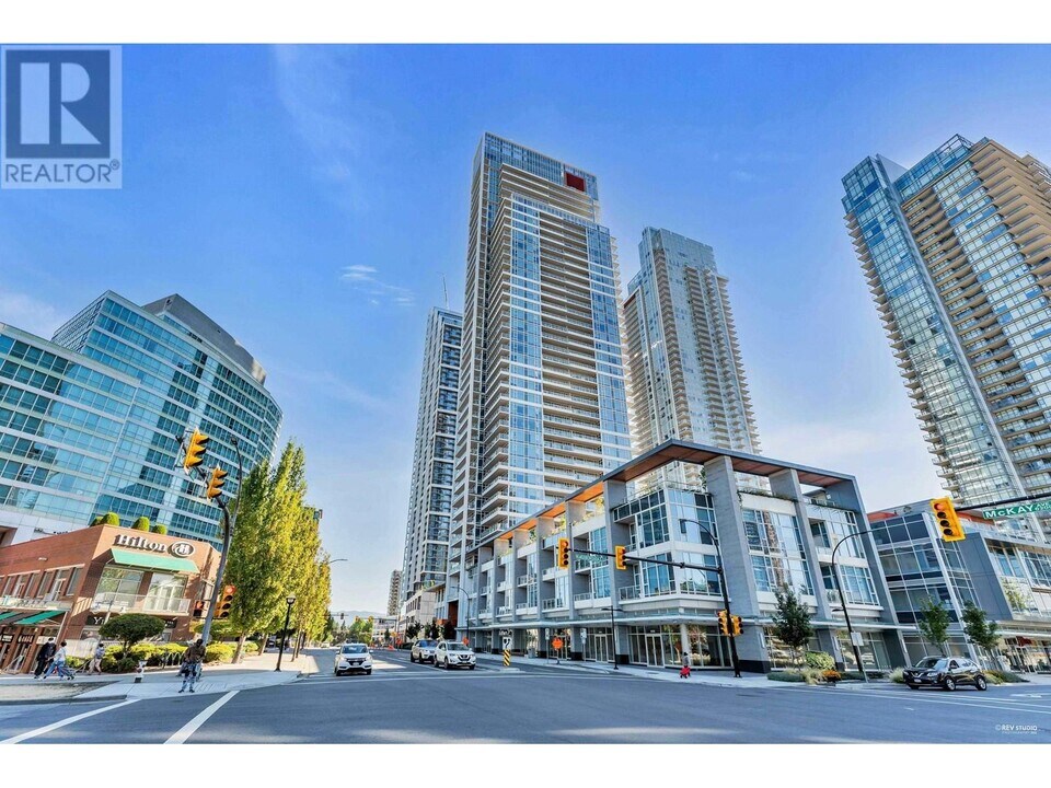 6000-6000 McKay Ave in Burnaby, BC - Building Photo