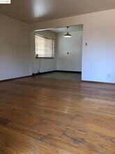 3527 Suter St in Oakland, CA - Building Photo - Building Photo