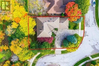 1248 Old Colony Rd in Oakville, ON - Building Photo - Building Photo