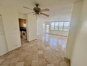 2025 NE 164th St in North Miami Beach, FL - Building Photo - Building Photo