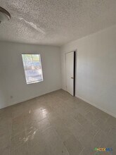 304 E Dunn Ave in Killeen, TX - Building Photo - Building Photo