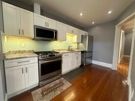 15 Monmouth St, Unit 1 in Boston, MA - Building Photo