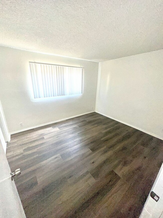 8737 Burnet Ave in Los Angeles, CA - Building Photo - Building Photo