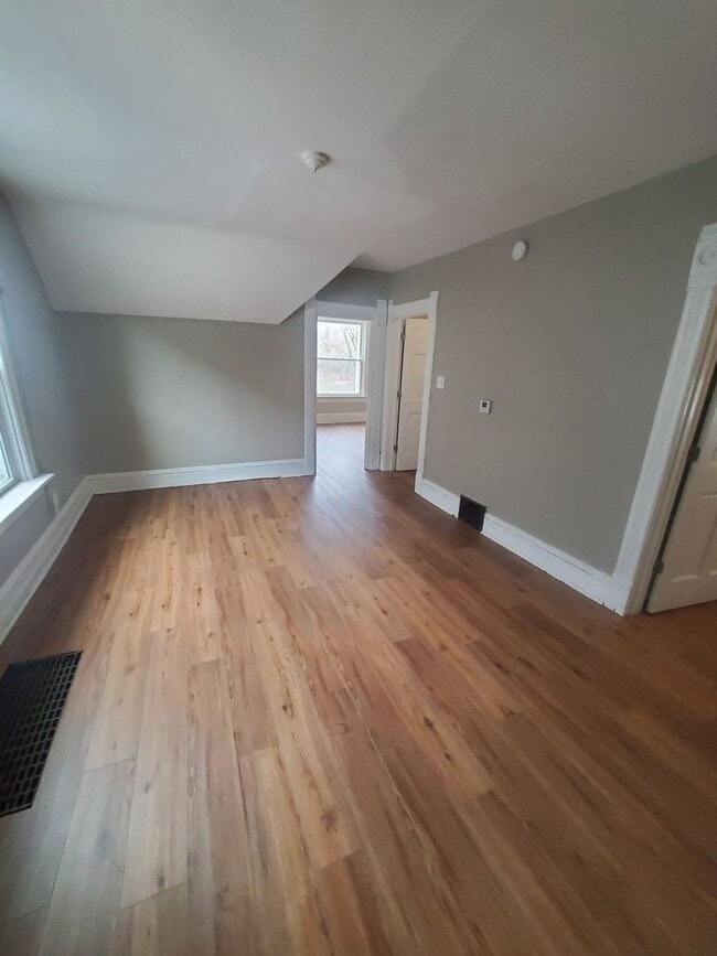 3220 W Greenfield Ave in Milwaukee, WI - Building Photo - Building Photo