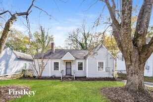 1370 Westboro Dr SW in Atlanta, GA - Building Photo