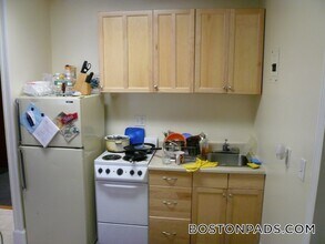 879 Beacon St in Boston, MA - Foto de edificio - Building Photo