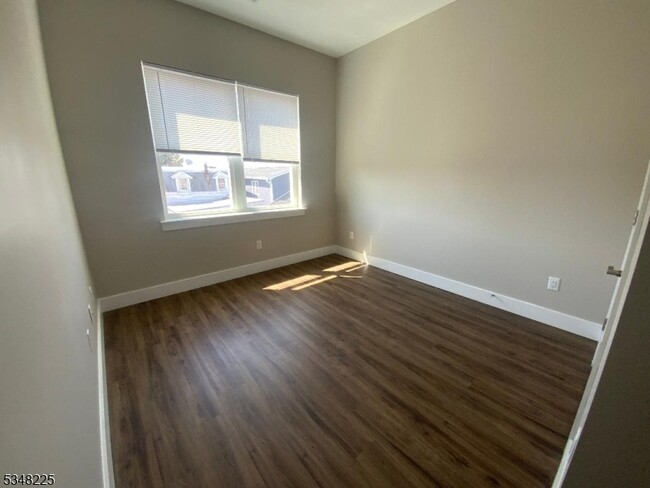 120 Elm St in Newark, NJ - Building Photo - Building Photo
