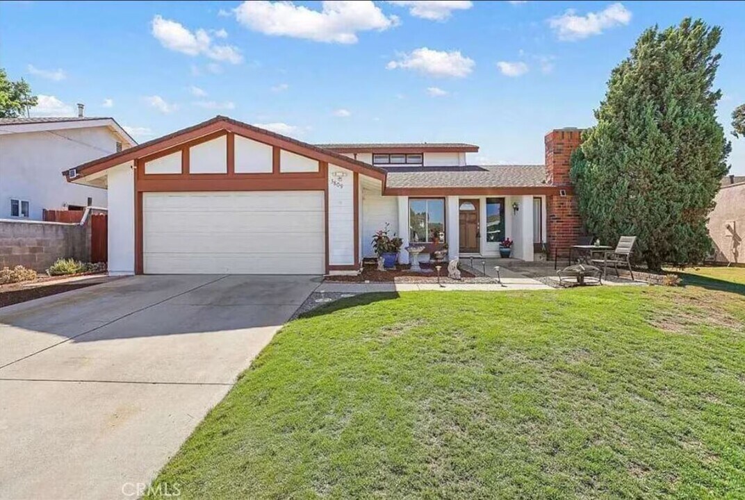 3809 Lariat Pl in Fullerton, CA - Building Photo