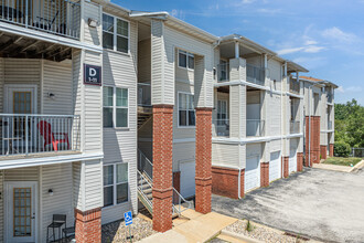 Brickyard Apartments in Bloomington, IL - Building Photo - Building Photo