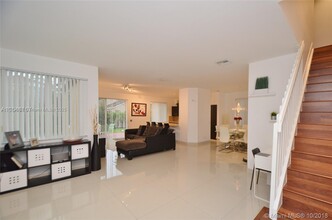 1220 Majesty Terrace in Weston, FL - Building Photo - Building Photo