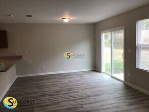 7094 Plymouth Grove Ct in Jacksonville, FL - Foto de edificio - Building Photo