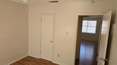 3804 Charolais Dr-Unit -D in Killeen, TX - Foto de edificio - Building Photo