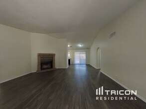 8921 W Echo Ln in Peoria, AZ - Building Photo - Building Photo