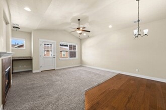 5851 Dripping Rock Ln in Fort Collins, CO - Foto de edificio - Building Photo