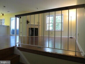 12926 Grays Pointe Rd in Fairfax, VA - Building Photo - Building Photo