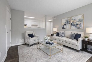 405 Spring St in Dickson, TN - Building Photo