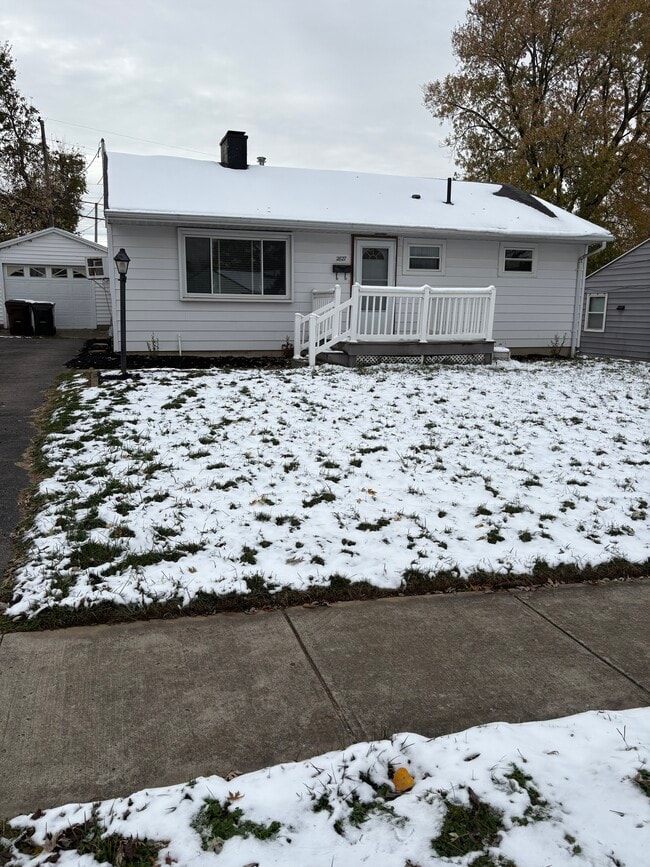 property at 2827 Acosta St