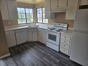 401 Ravenwood Way, Unit 401 Coventry in Lodi, CA - Building Photo - Building Photo