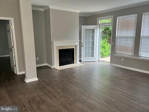 16919 Four Seasons Dr in Montclair, VA - Building Photo - Building Photo