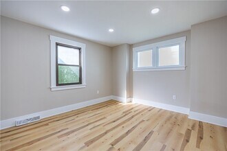 232 St Clair St in Bridgeville, PA - Building Photo - Building Photo