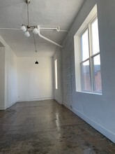 111 N Walnut St, Unit B in Taylorville, IL - Building Photo - Building Photo