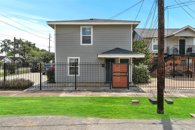 2518 Anita St in Houston, TX - Building Photo - Building Photo