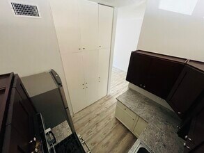 2000 Ivar Ave in Los Angeles, CA - Foto de edificio - Building Photo