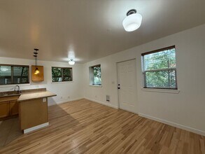 3304 Claremont Ave S in Seattle, WA - Building Photo - Building Photo