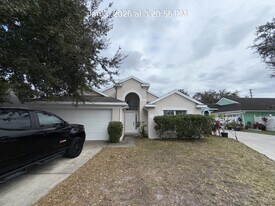 1911 Colonial Woods Blvd in Orlando, FL - Building Photo