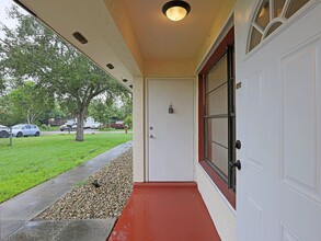 2320 SE 6th Ln-Unit -2320 SE 6th Lane, B in Cape Coral, FL - Building Photo - Building Photo