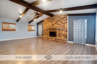 800 Brooks Ave in Schertz, TX - Building Photo - Building Photo