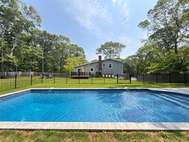 3 Debbie Trail in Hampton Bays, NY - Building Photo