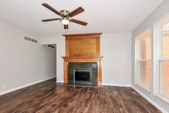 13 Cricket Ct in Florissant, MO - Building Photo - Building Photo