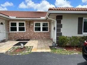 3671 NW 110th Ave in Coral Springs, FL - Foto de edificio - Building Photo