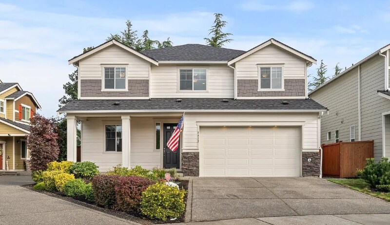 8412 21st Ave SE in Lacey, WA - Foto de edificio