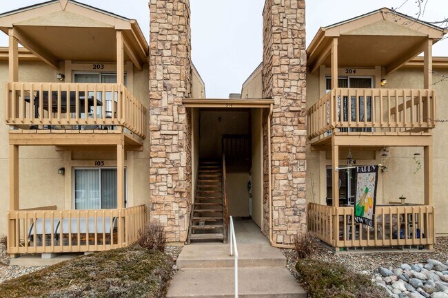 914 Tenderfoot Hill Rd