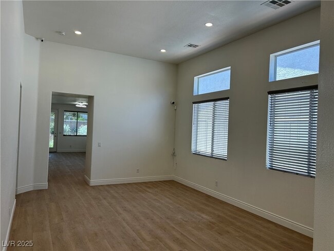 property at 3217 Ridgecliff St