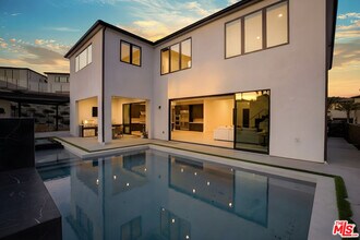 20056 Mersey Ln in Los Angeles, CA - Building Photo - Building Photo