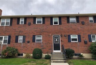 70 Carroll Ave, Unit 508 in Newport, RI - Building Photo - Building Photo