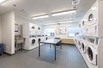 4981 Bathurst Apartments in Toronto, ON - Building Photo - Building Photo